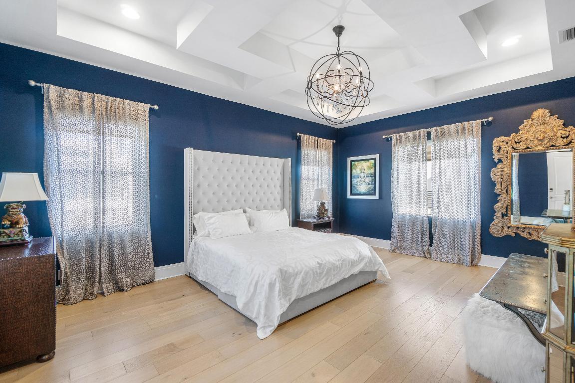 KINGS COURT, BOCA VILLAS JUST BEHIND MIZNER PARK - Residential Lease