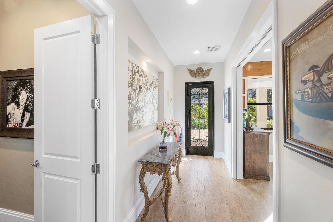 KINGS COURT, BOCA VILLAS JUST BEHIND MIZNER PARK - Residential Lease