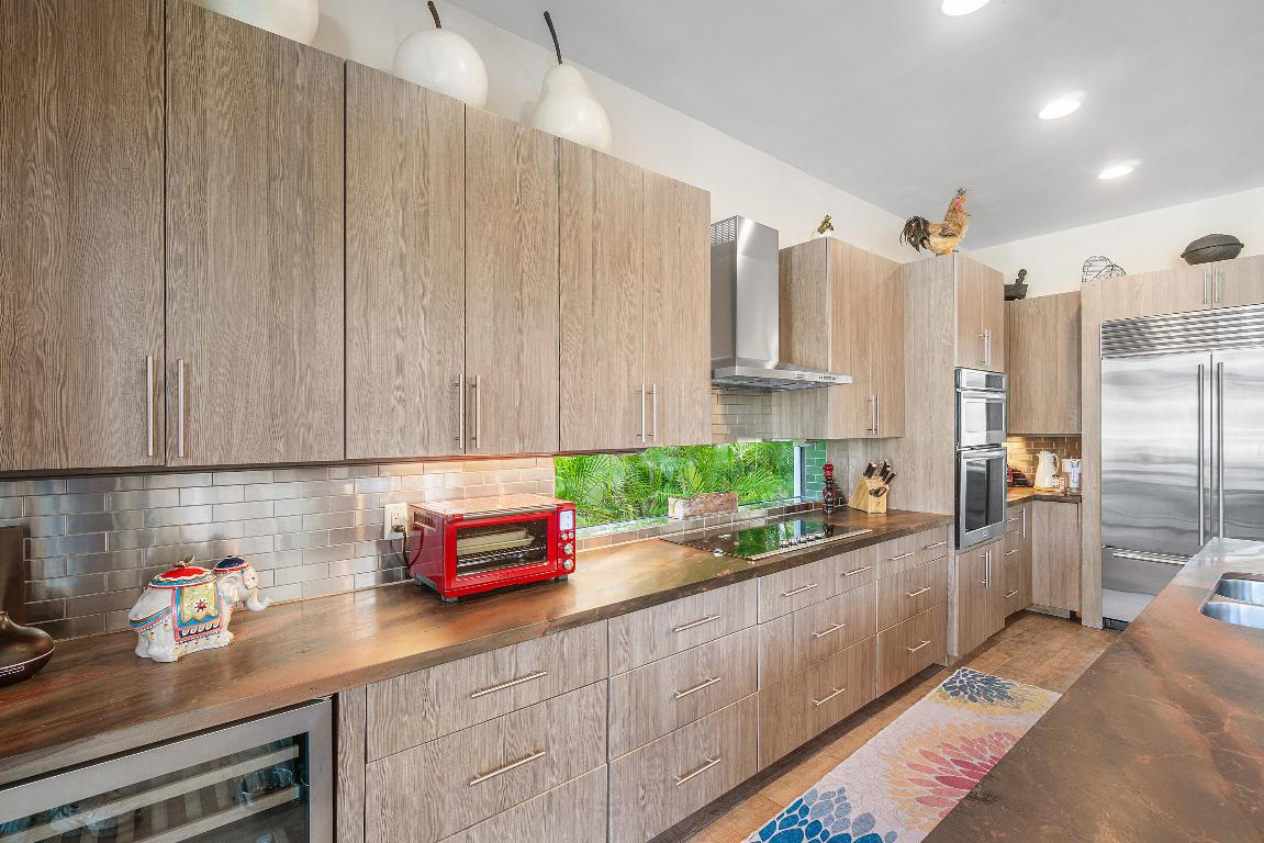 KINGS COURT, BOCA VILLAS JUST BEHIND MIZNER PARK - Residential Lease