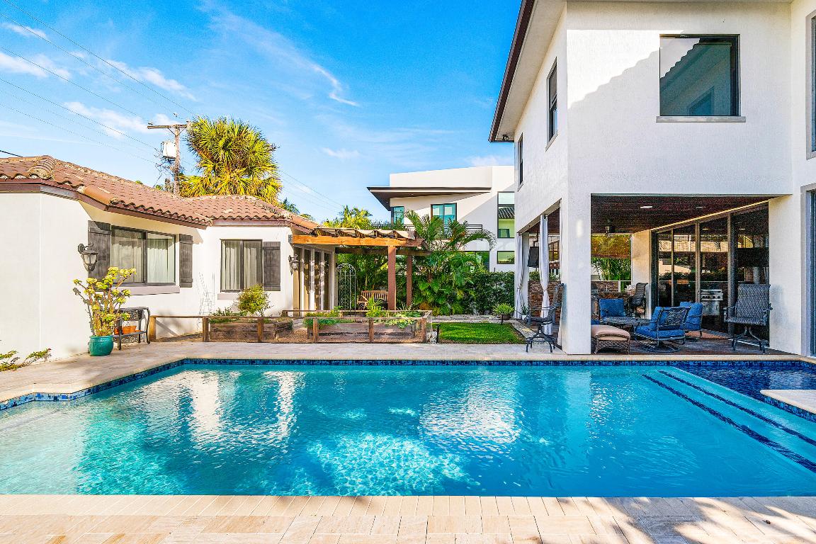 KINGS COURT, BOCA VILLAS JUST BEHIND MIZNER PARK - Residential Lease