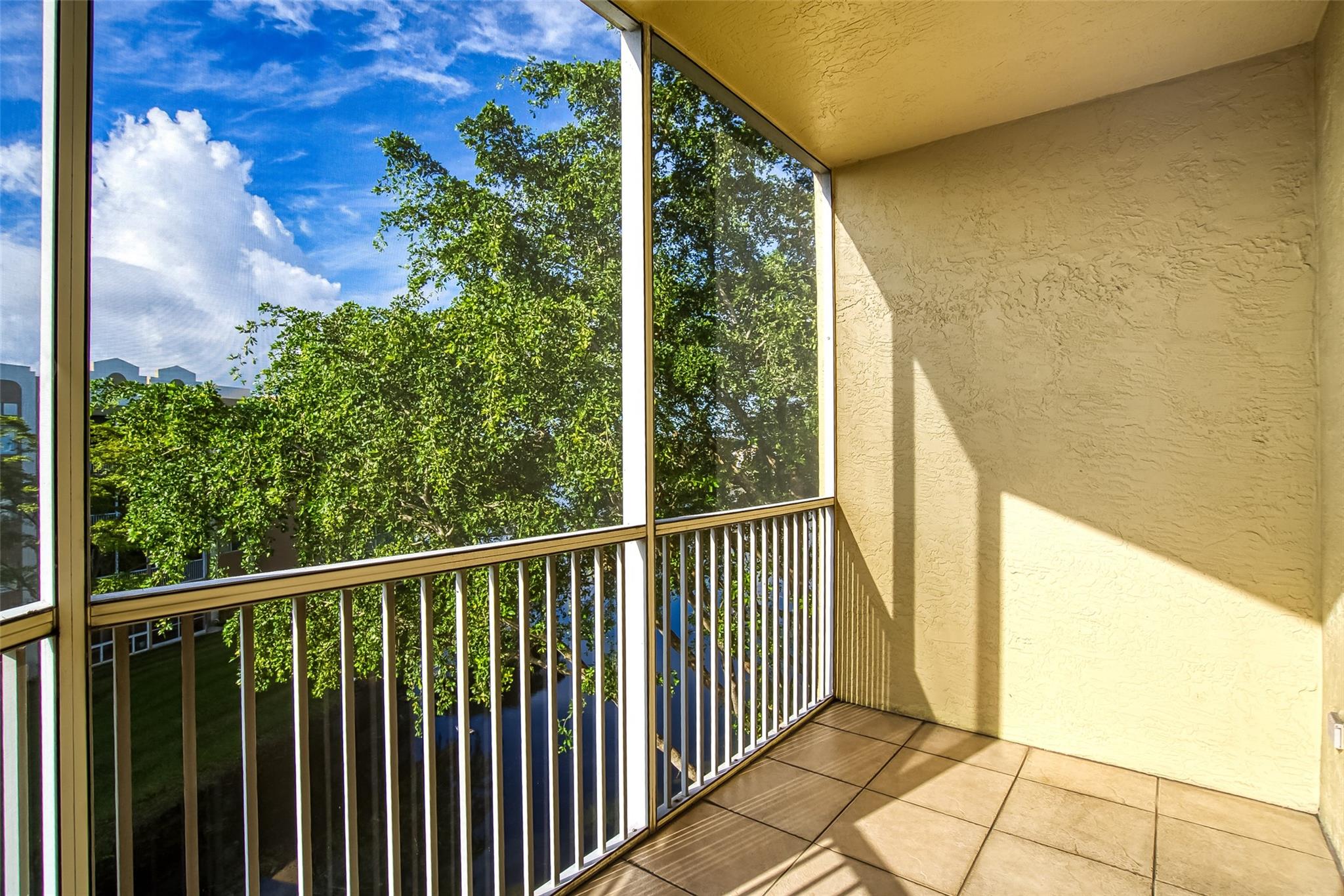 SOUTHAMPTON @ KINGS POINT - Residential