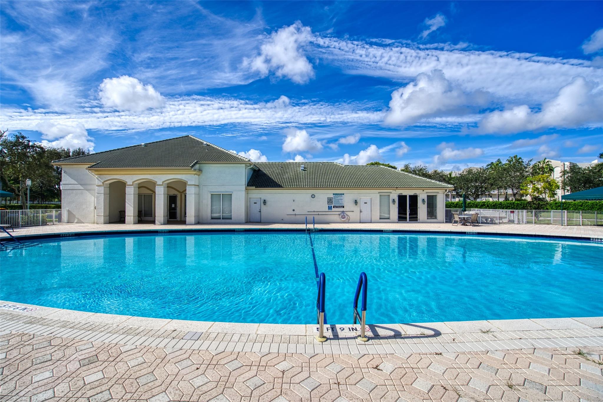 SOUTHAMPTON @ KINGS POINT - Residential