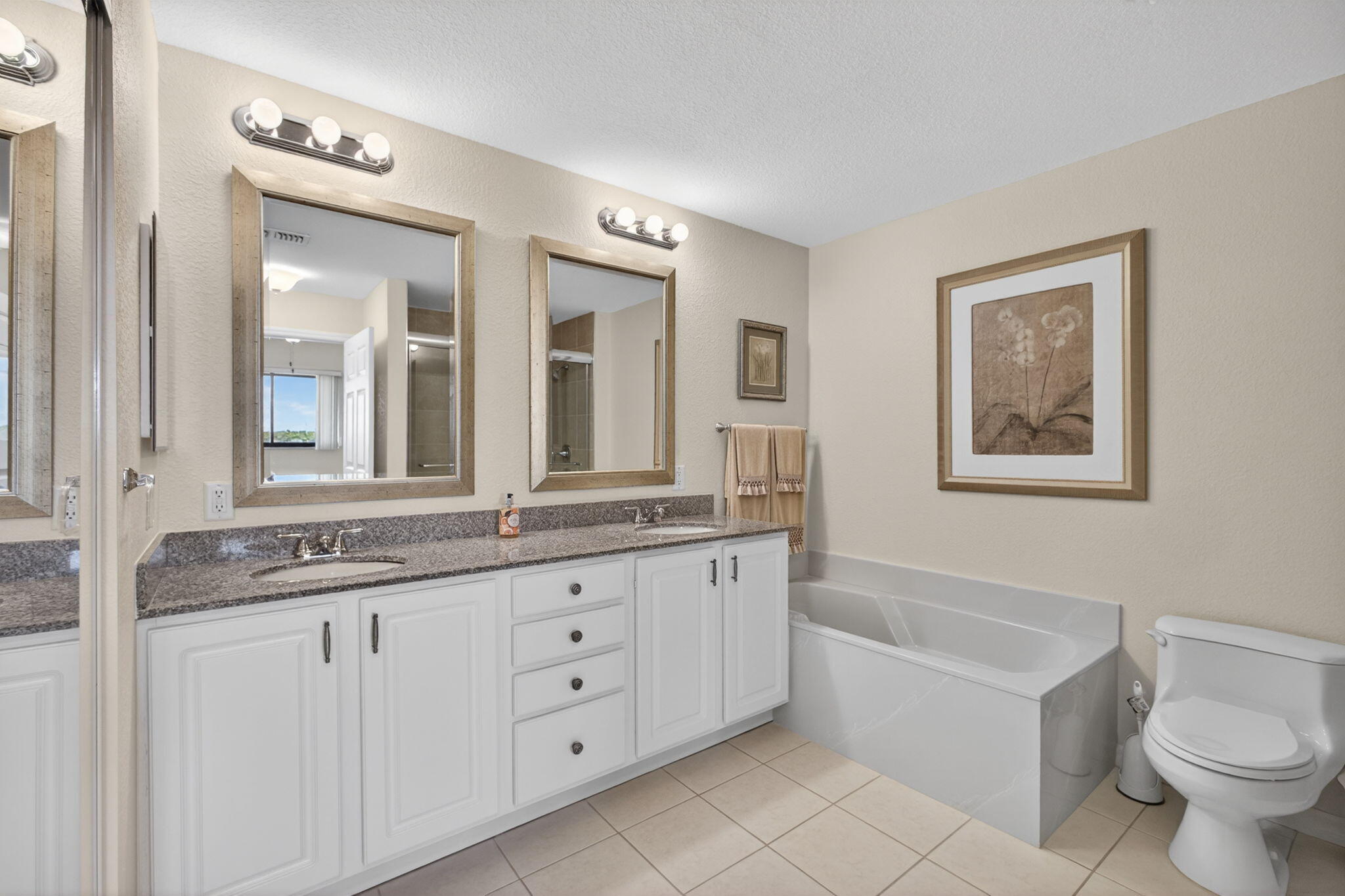 SEAMARK CONDO - Residential