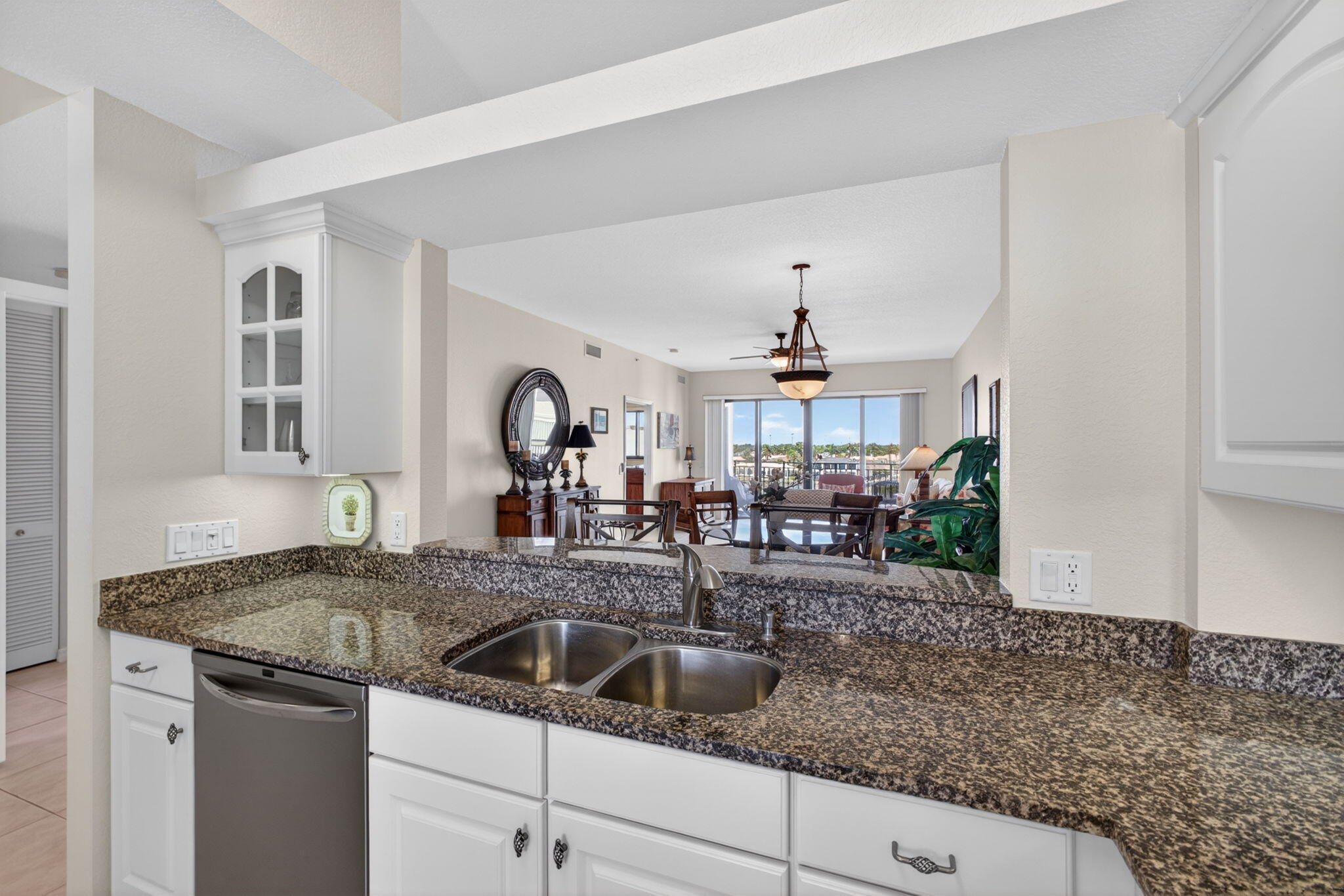 SEAMARK CONDO - Residential