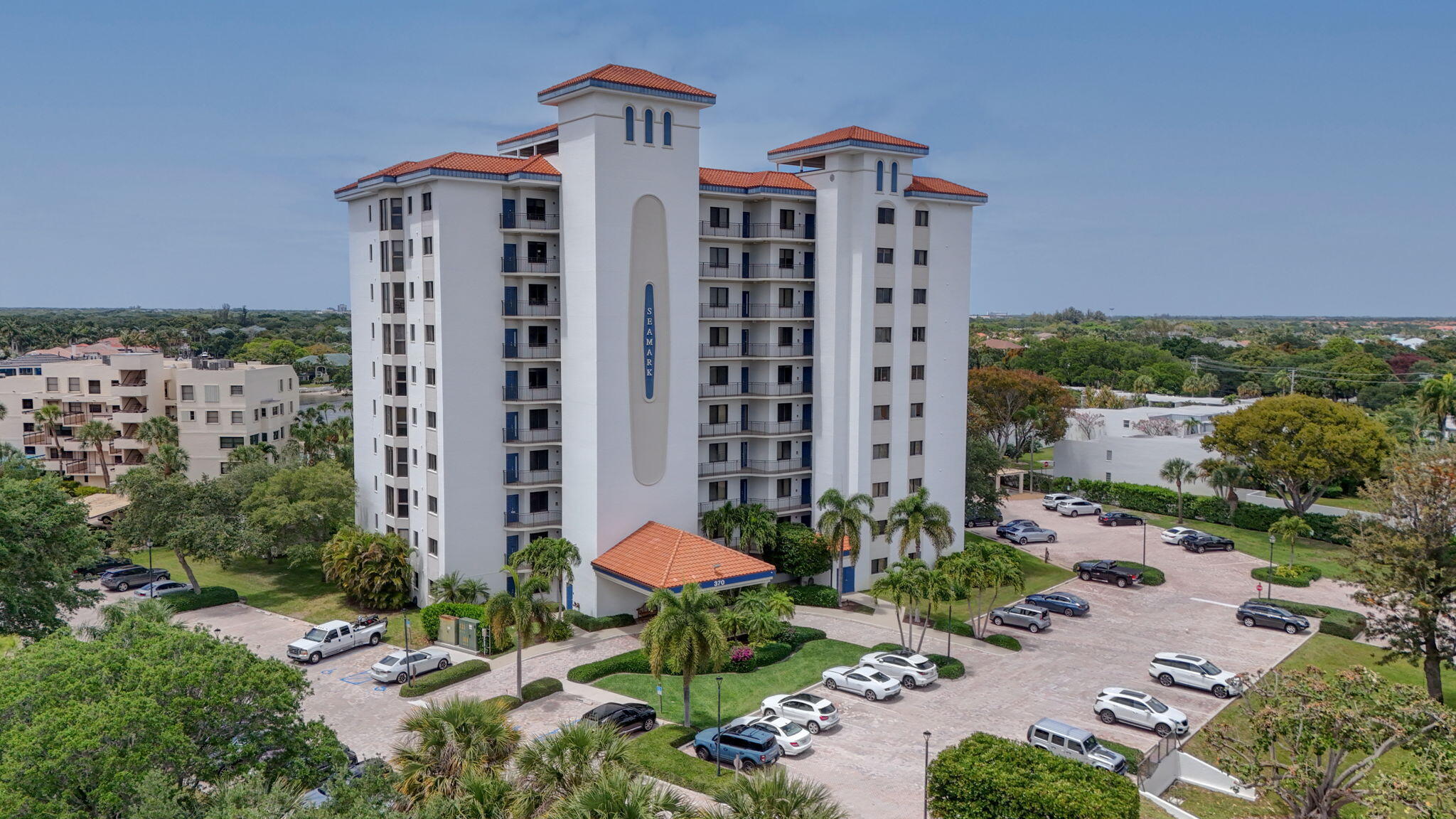 SEAMARK CONDO - Residential