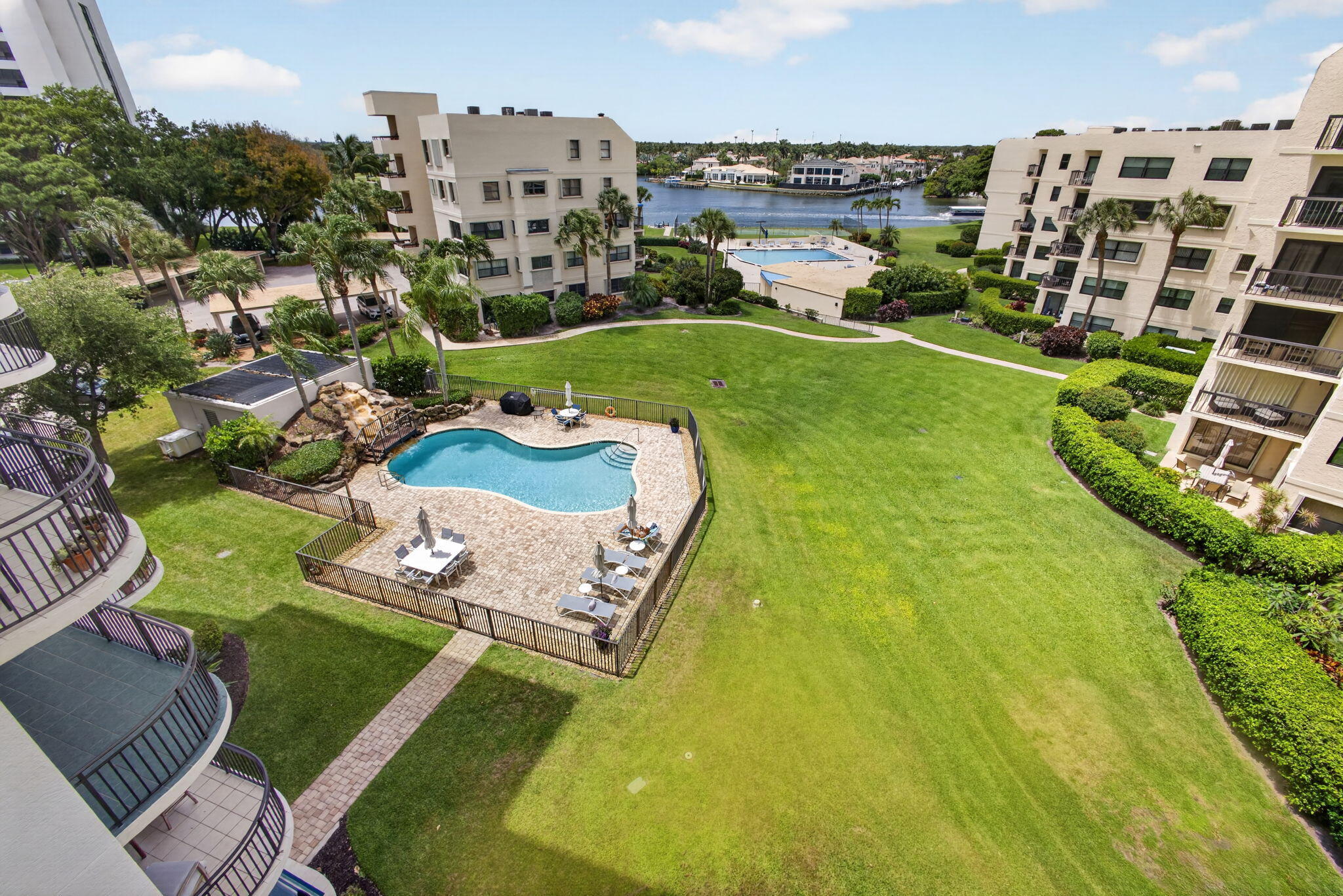 SEAMARK CONDO - Residential