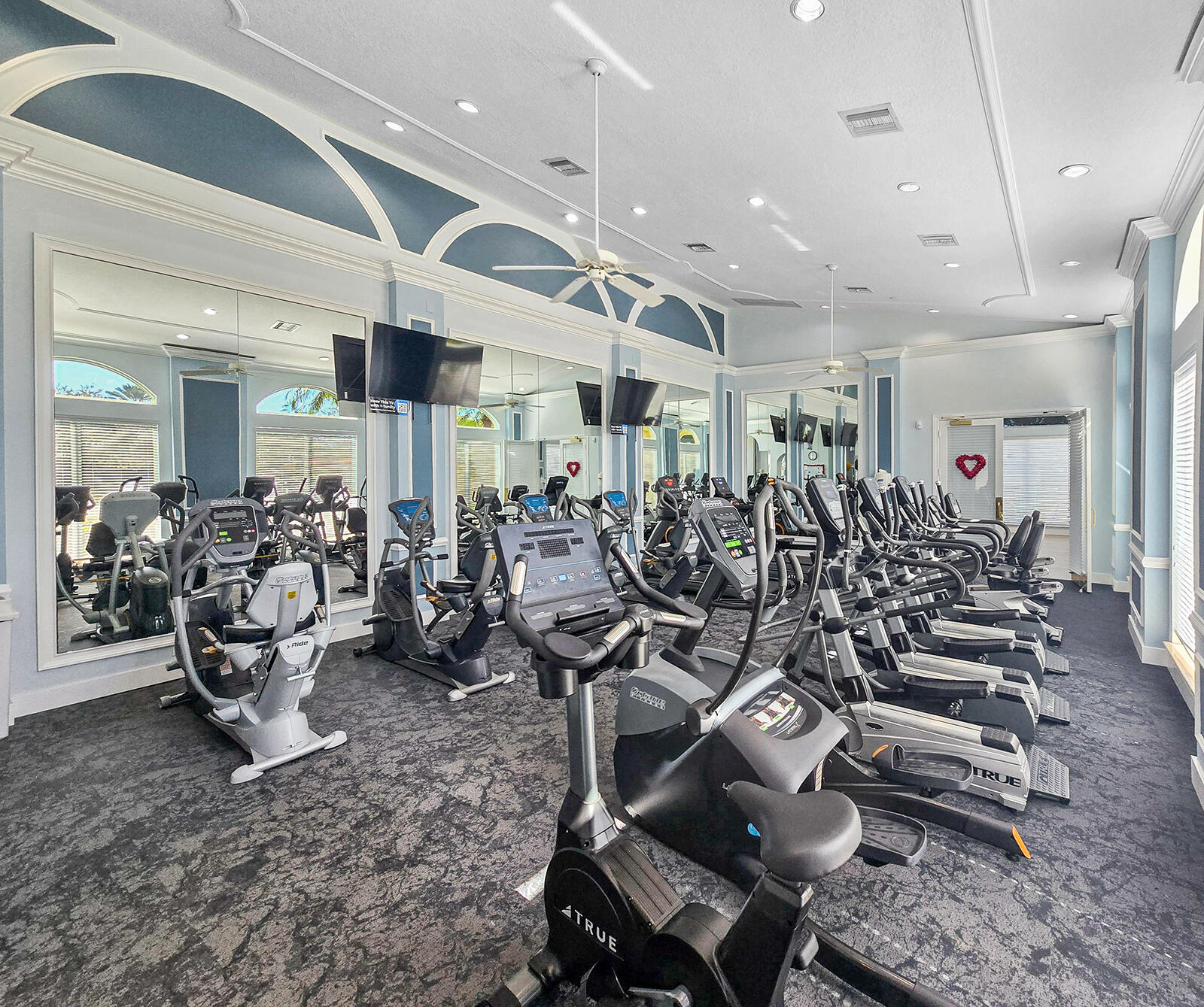 CASCADE LAKES - Residential