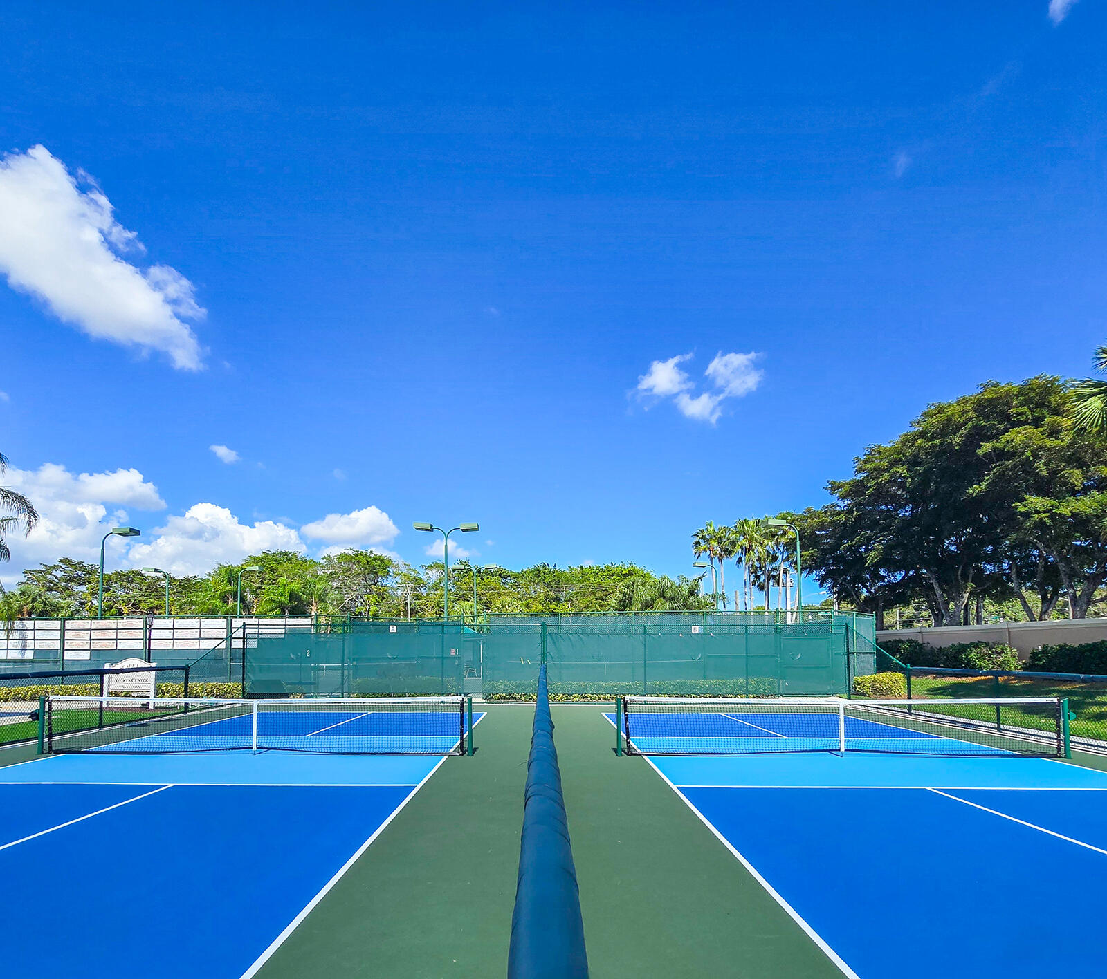 CASCADE LAKES - Residential