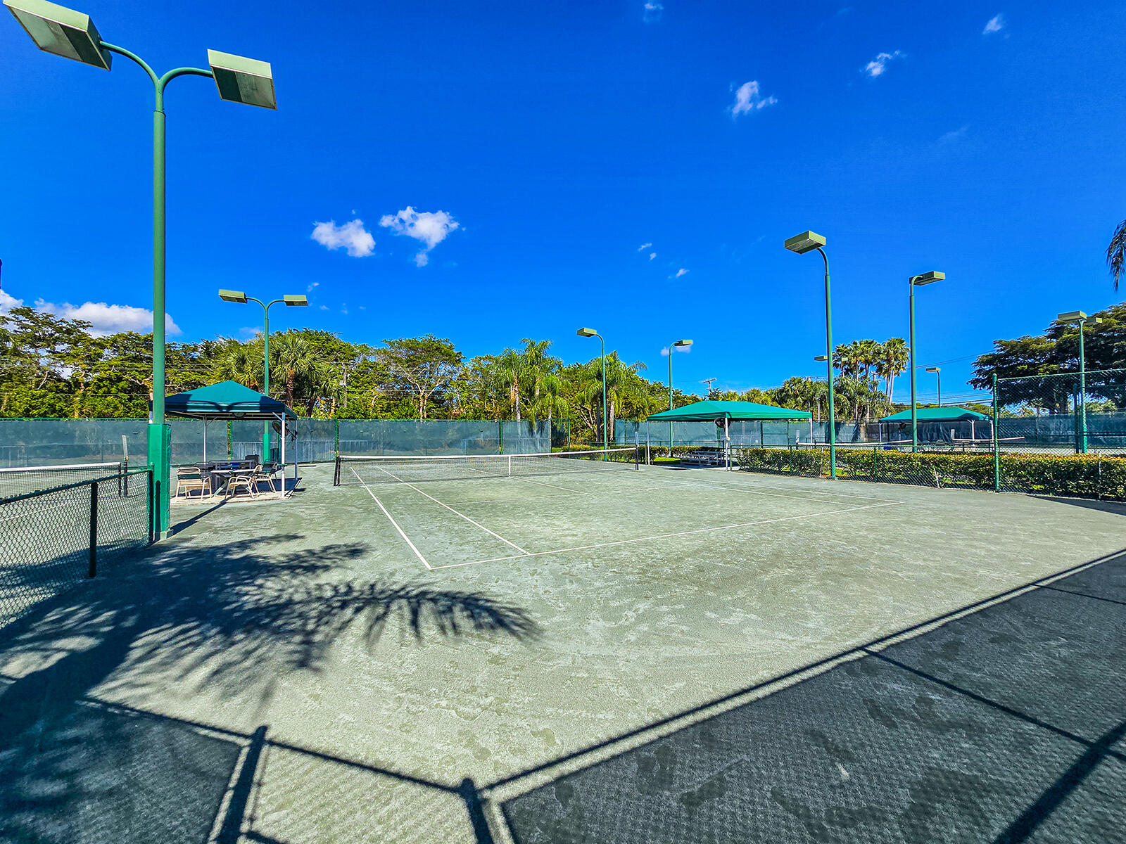 CASCADE LAKES - Residential