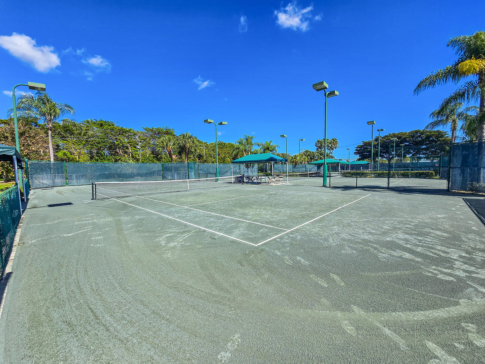 CASCADE LAKES - Residential