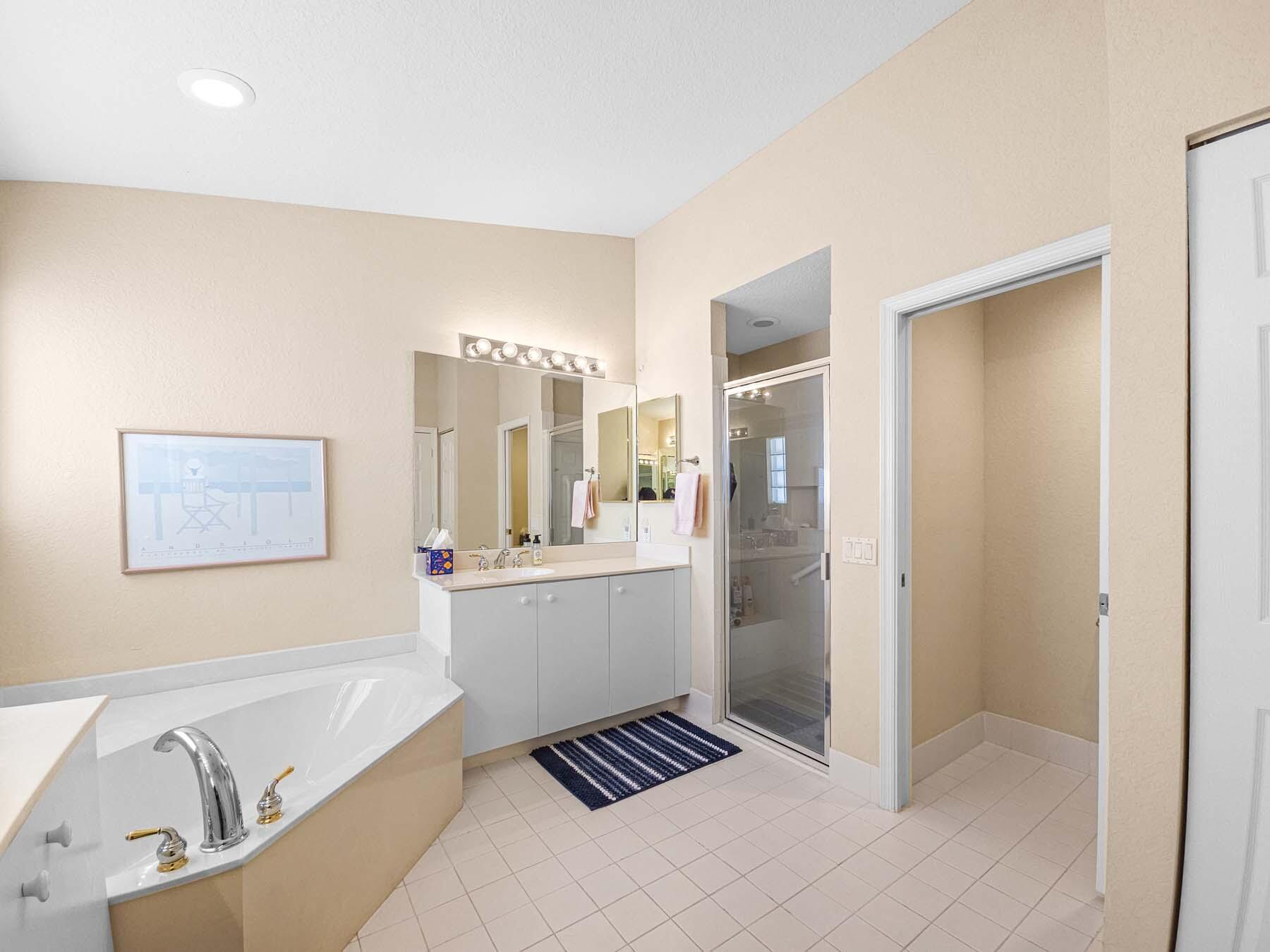 CASCADE LAKES - Residential