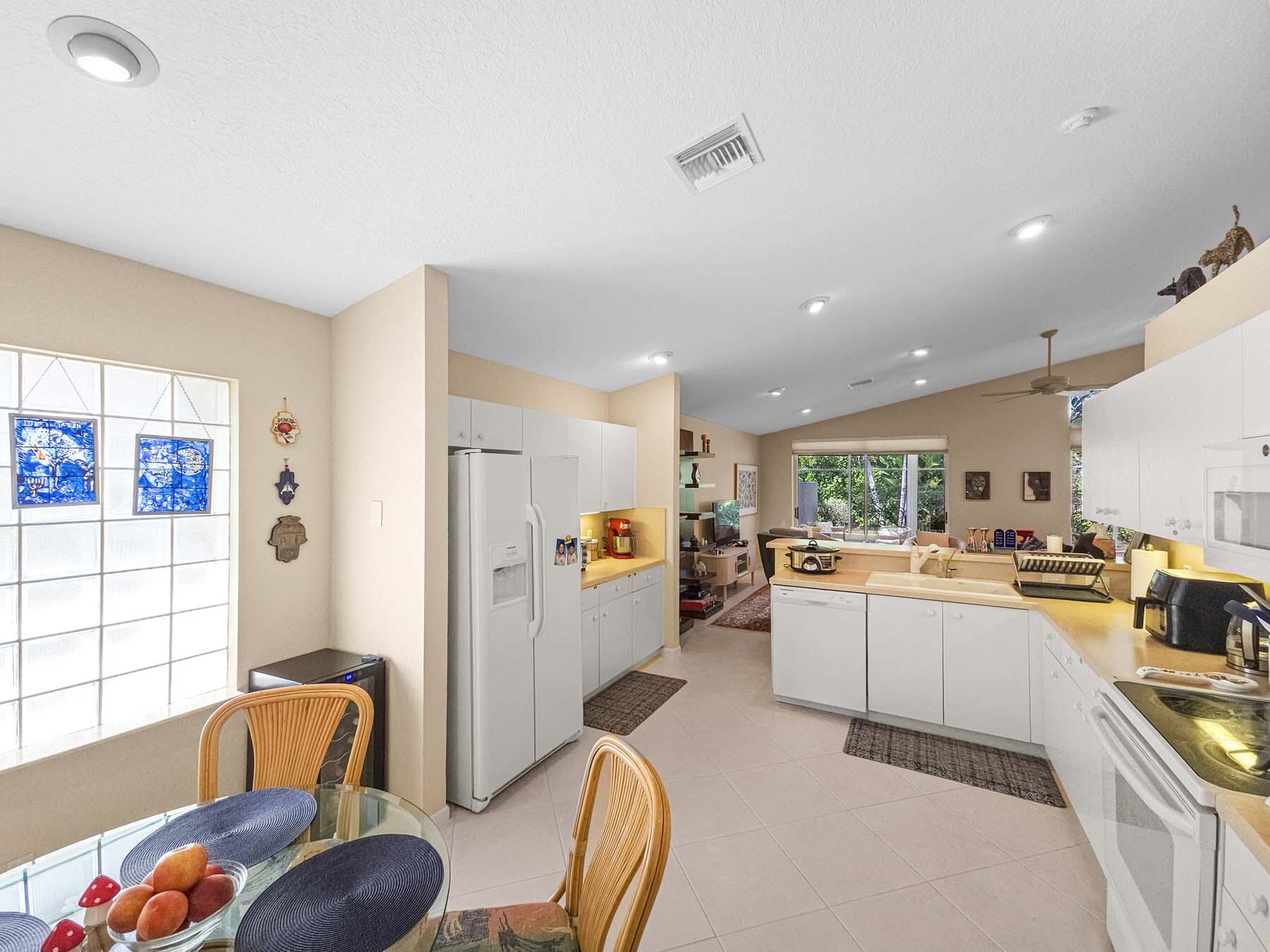 CASCADE LAKES - Residential