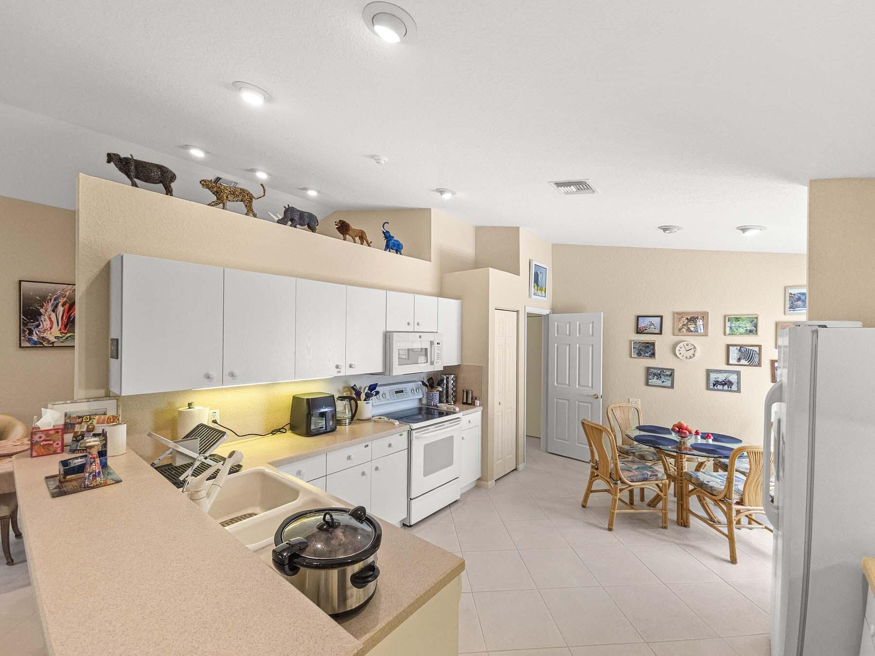 CASCADE LAKES - Residential