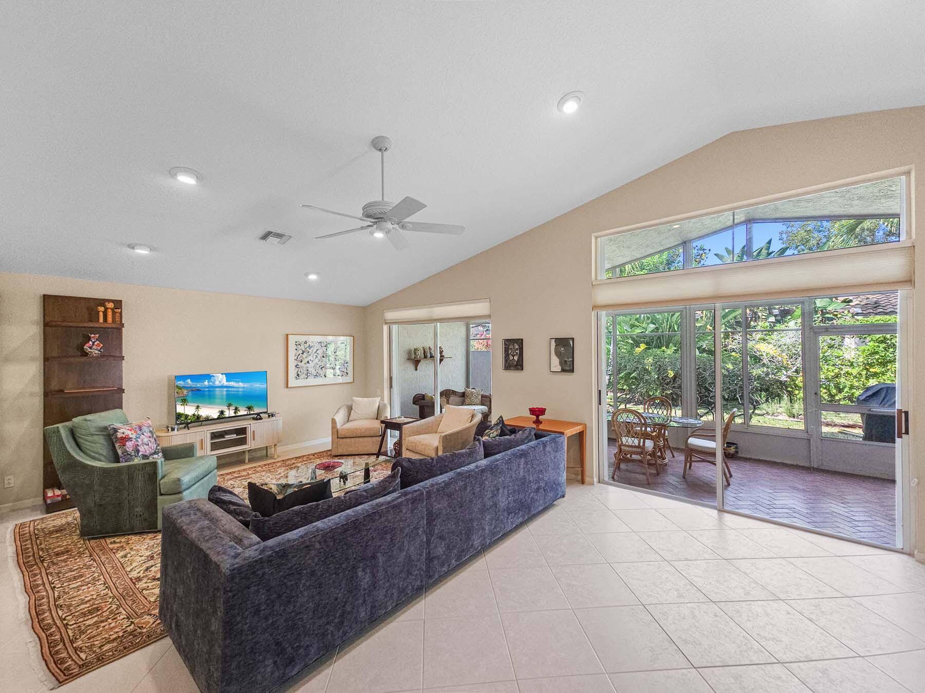 CASCADE LAKES - Residential