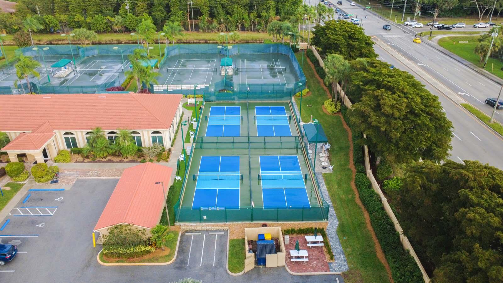 CASCADE LAKES - Residential