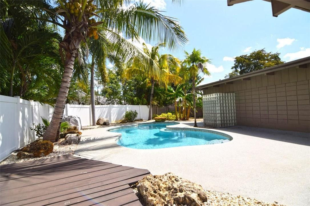 Cove Homesites 66-28 B - Residential