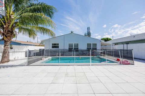 2578 Kentucky Street West Palm Beach FL 33406