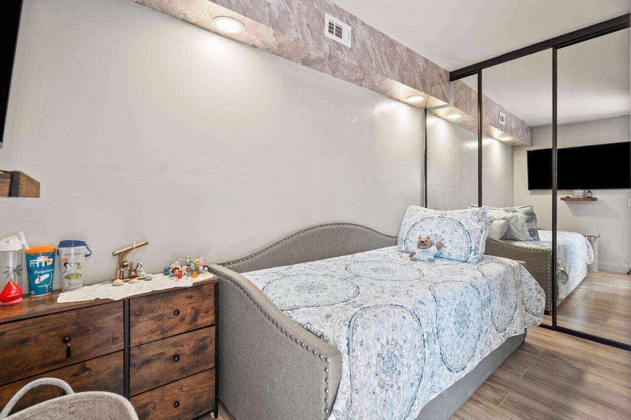 SUNSET TRACE AT MARTIN DO - Residential Lease