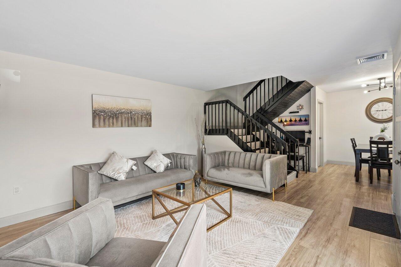 SUNSET TRACE AT MARTIN DO - Residential Lease