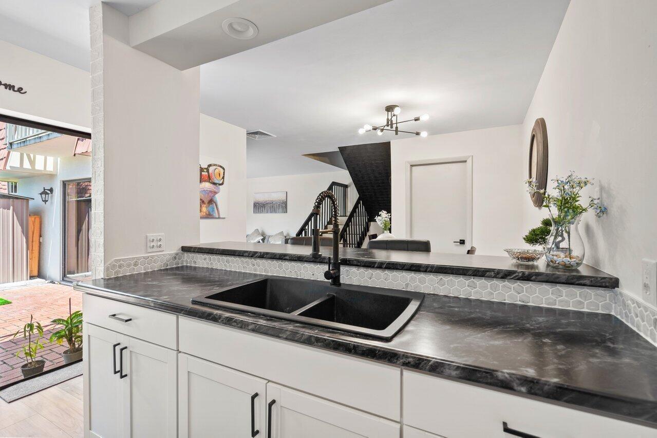 SUNSET TRACE AT MARTIN DO - Residential Lease