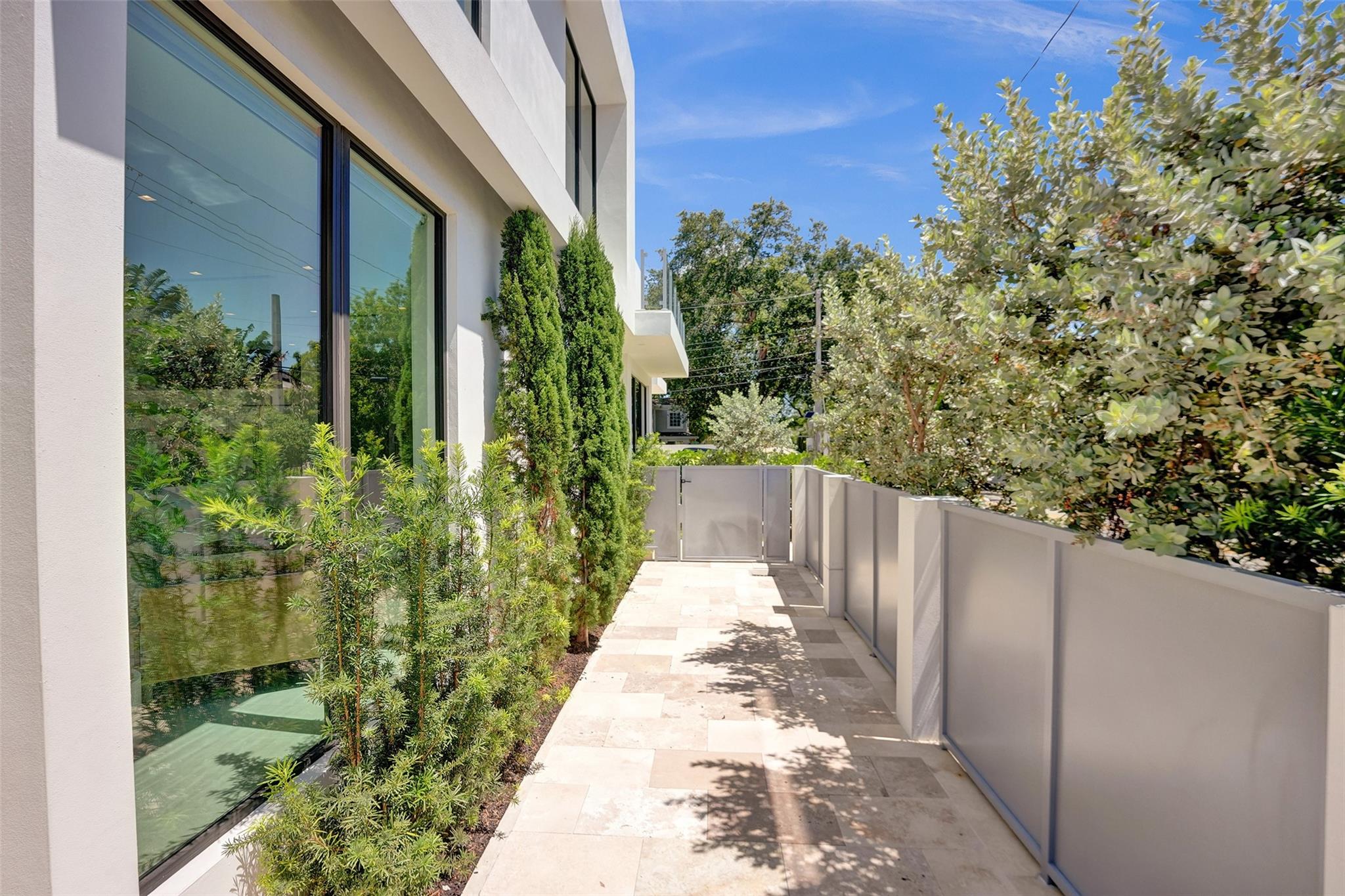 RIO VISTA ISLES - Residential Lease