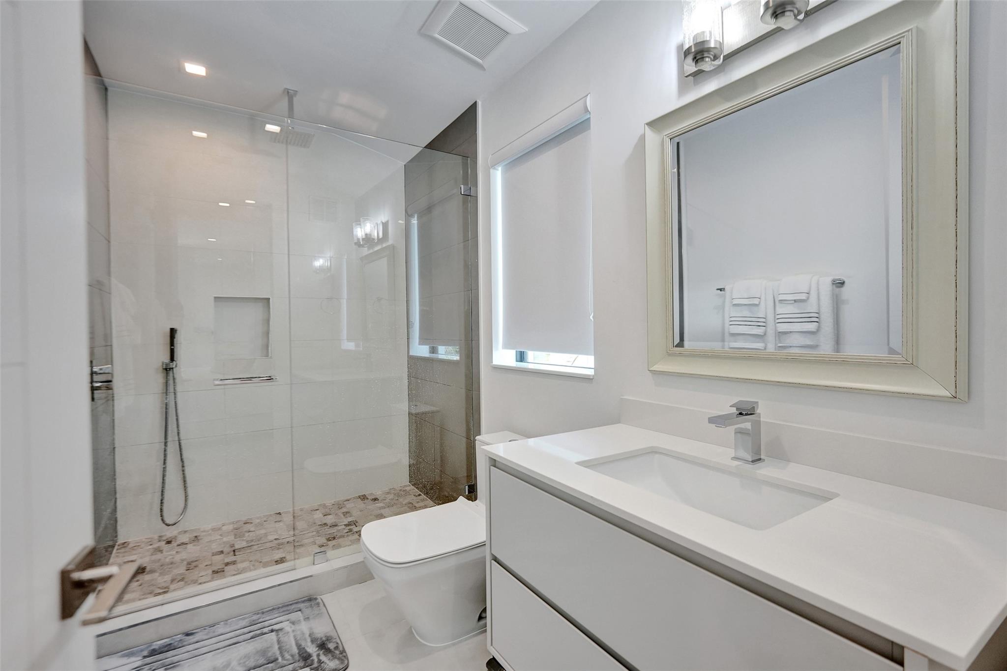 RIO VISTA ISLES - Residential Lease