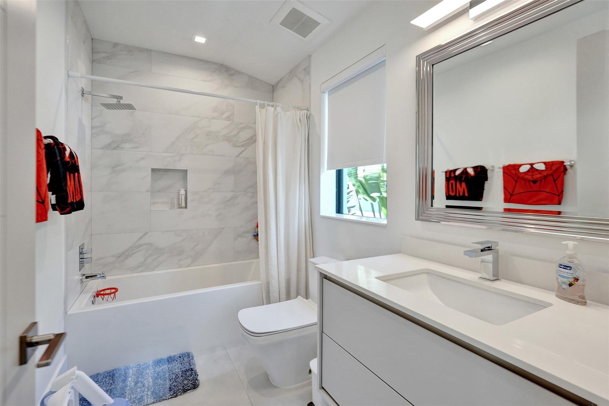 RIO VISTA ISLES - Residential Lease