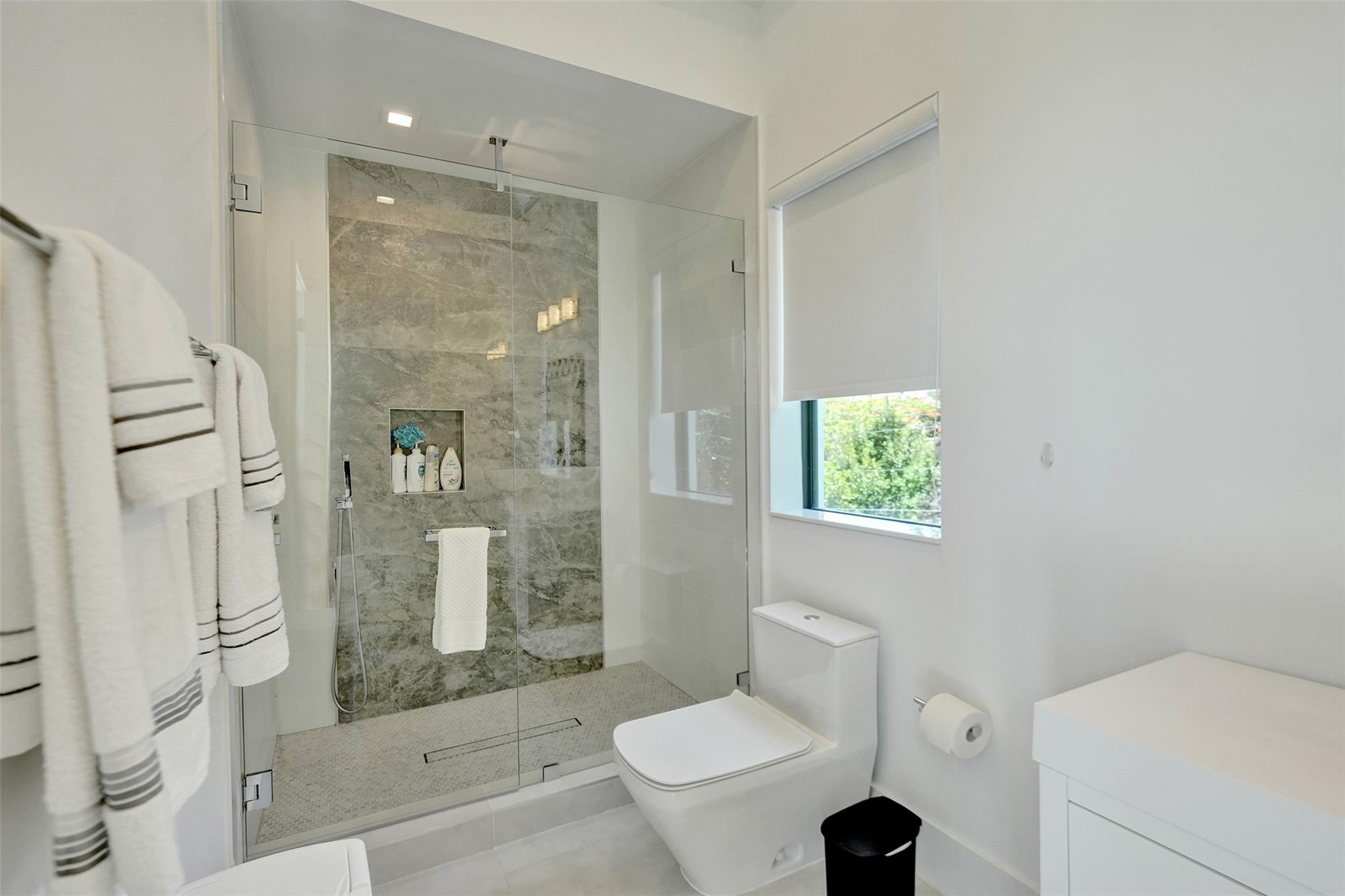 RIO VISTA ISLES - Residential Lease