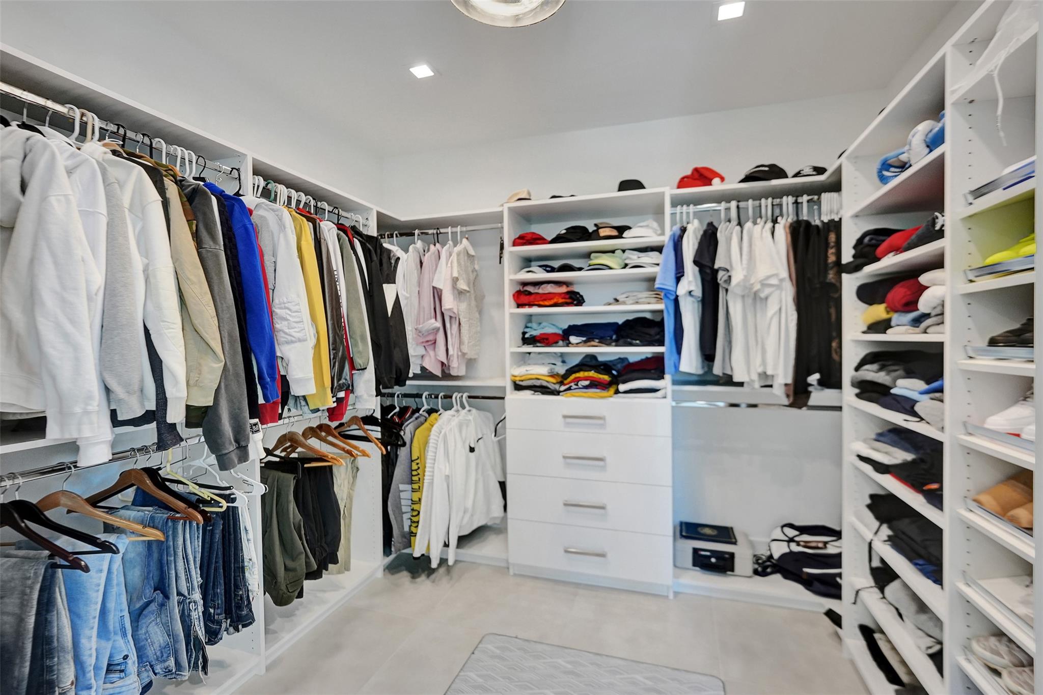 RIO VISTA ISLES - Residential Lease