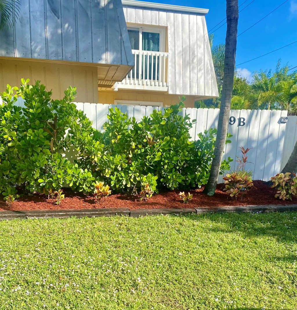 Photo of 141 E Riverside Drive #9b, Jupiter, FL 33469 (MLS # R10935779)