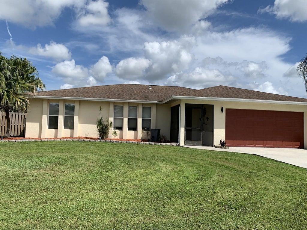 Photo of 991 SE Brookedge Avenue, Port Saint Lucie, FL 34983 (MLS # B26070734)