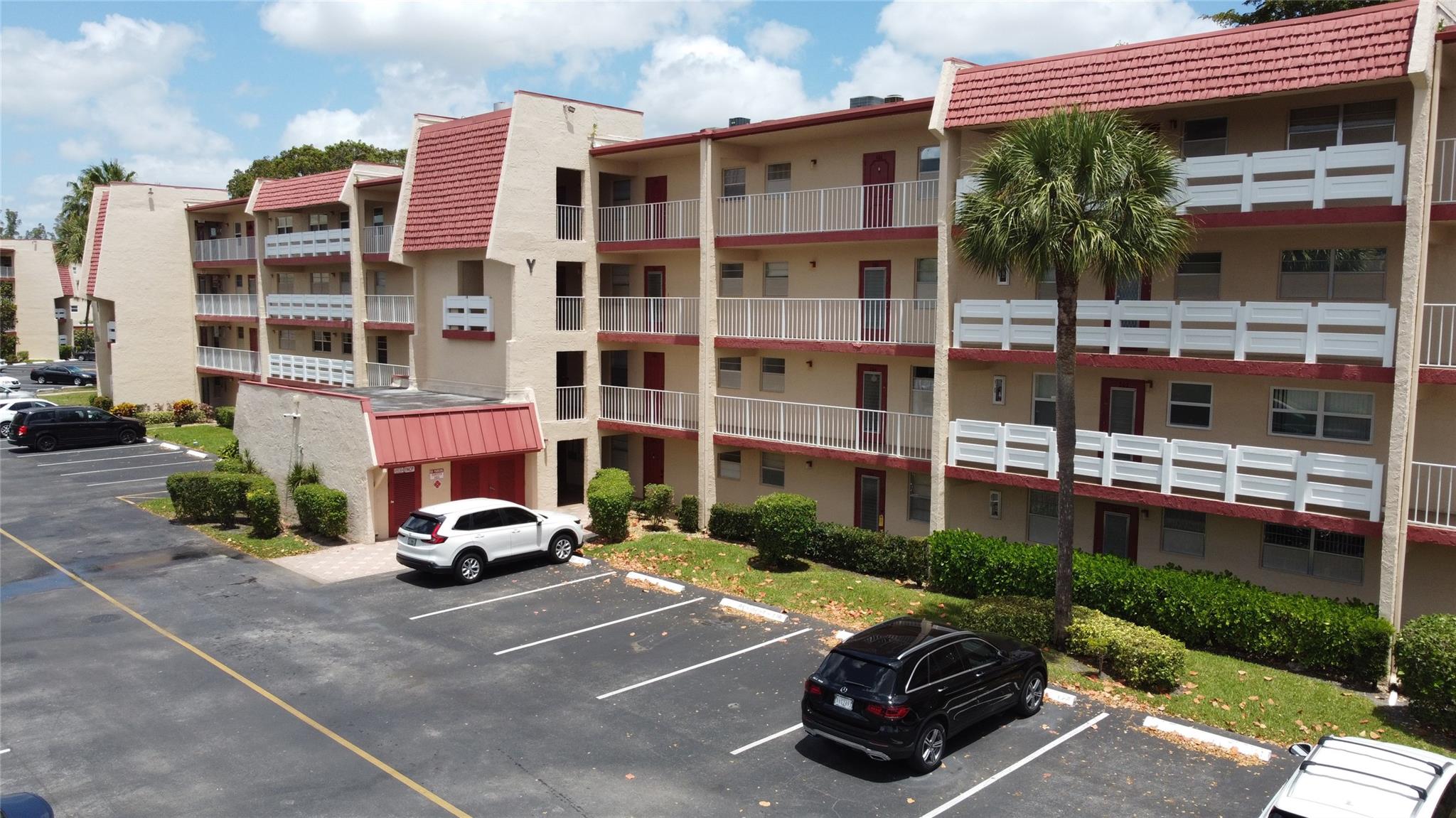 View photos, virtual tours, details... 1015 Country Club Dr 306