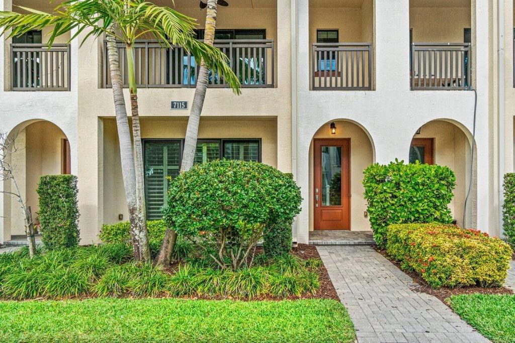Photo of 7115 Edison Place, Palm Beach Gardens, FL 33418 (MLS # R11122942)