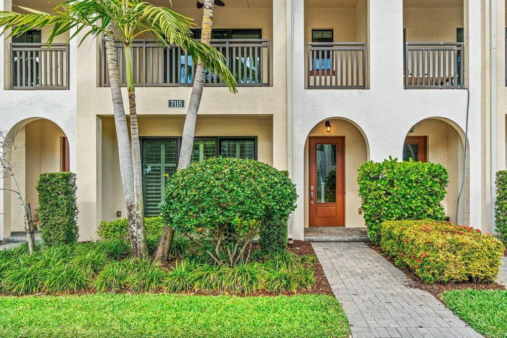 Photo of 7115 Edison Place, Palm Beach Gardens, FL 33418 (MLS # R11122942)