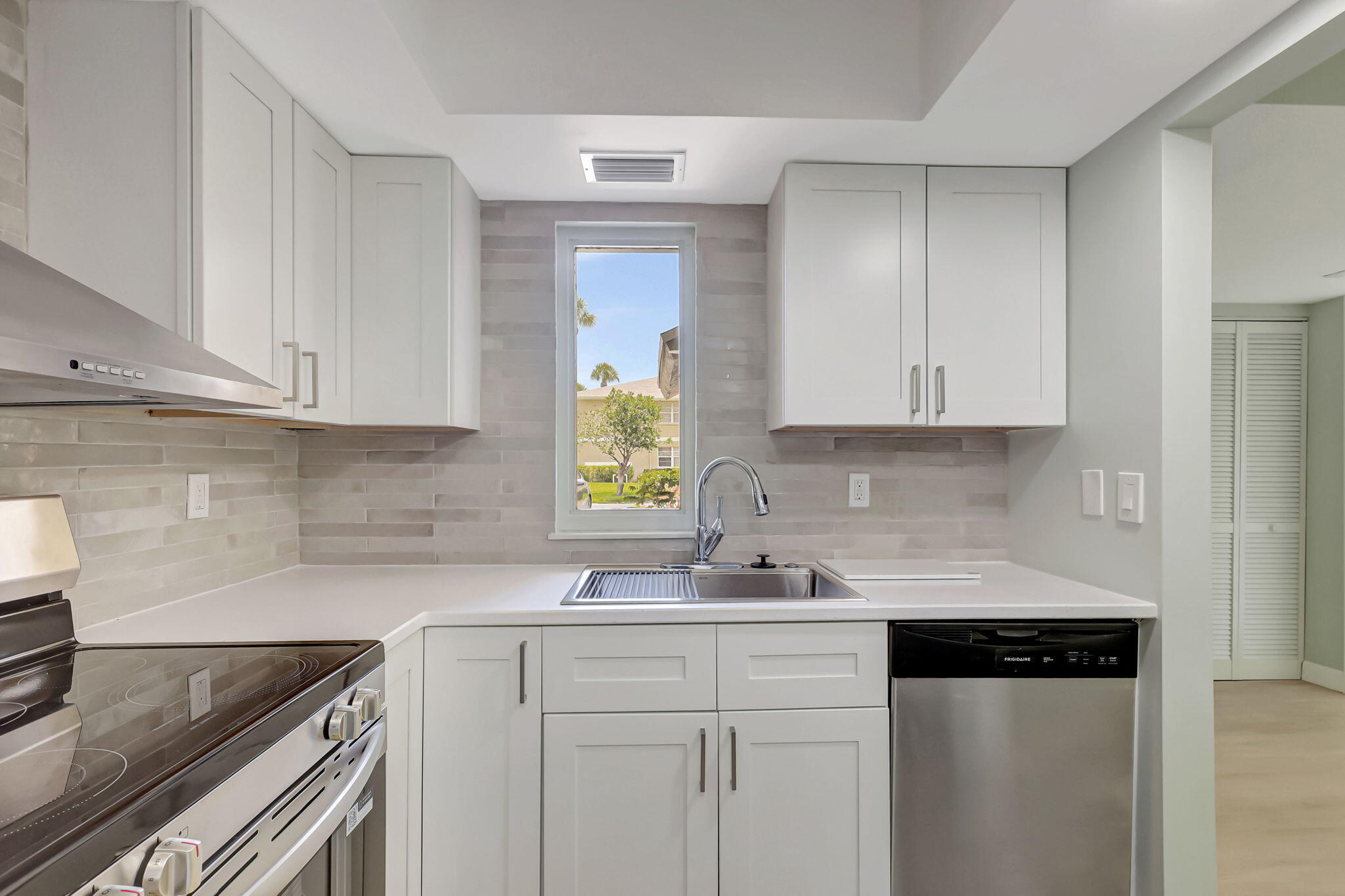 MIDPORT PLACE II, A CONDOMINIUM - Residential