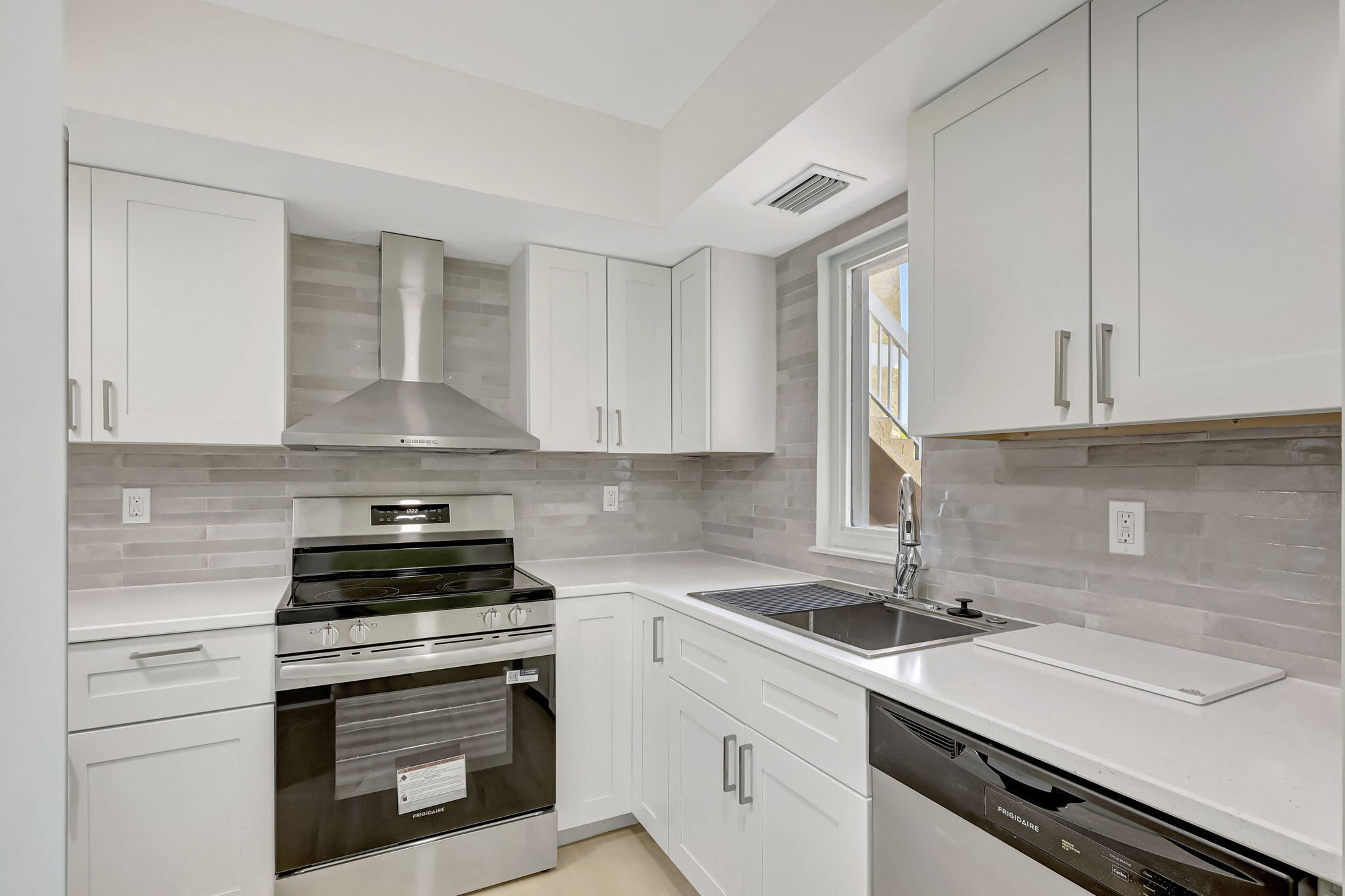 MIDPORT PLACE II, A CONDOMINIUM - Residential