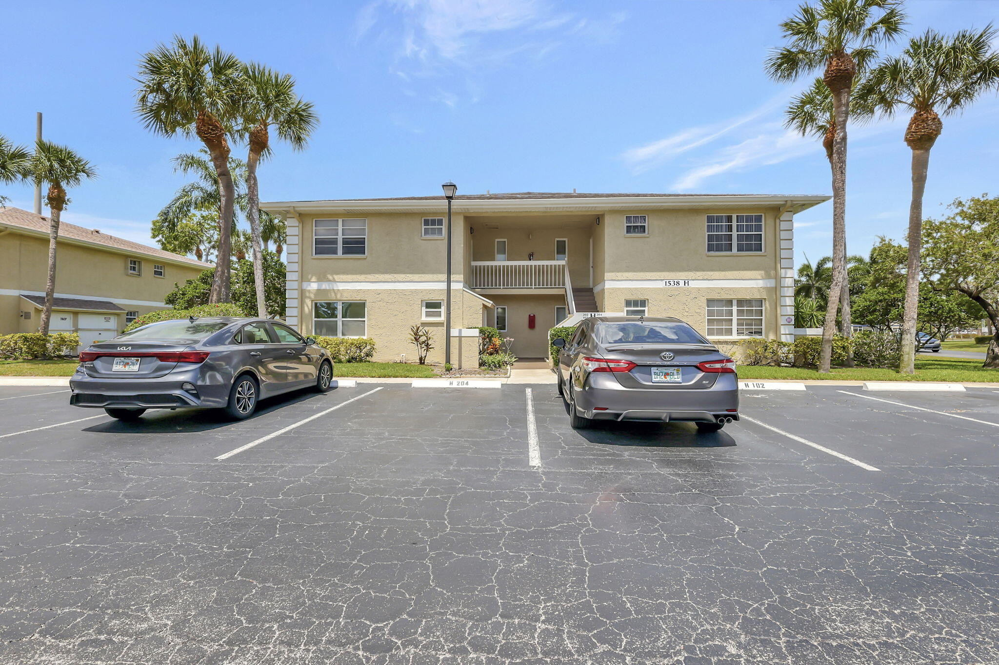 MIDPORT PLACE II, A CONDOMINIUM - Residential