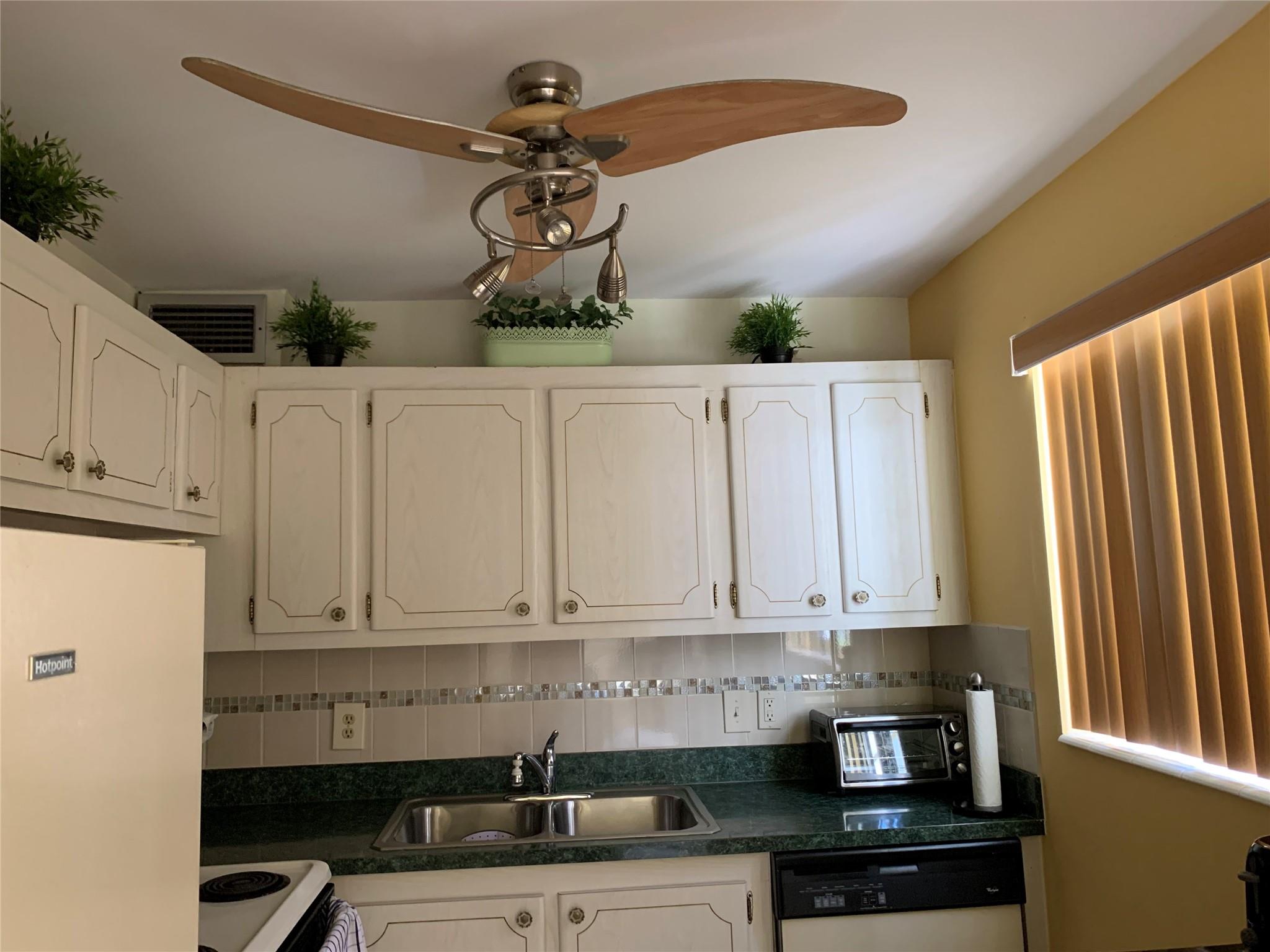 MARKHAM - Residential Lease