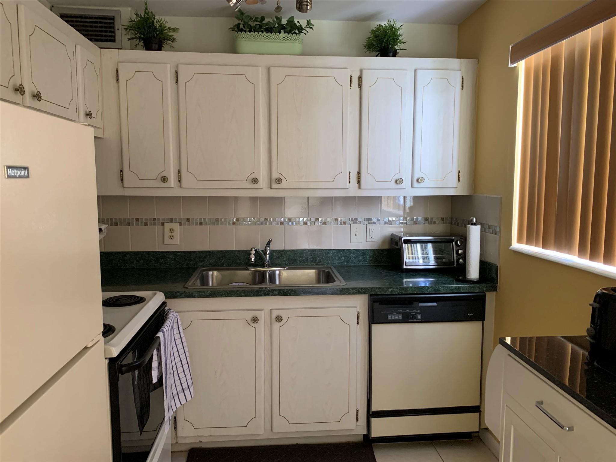 MARKHAM - Residential Lease