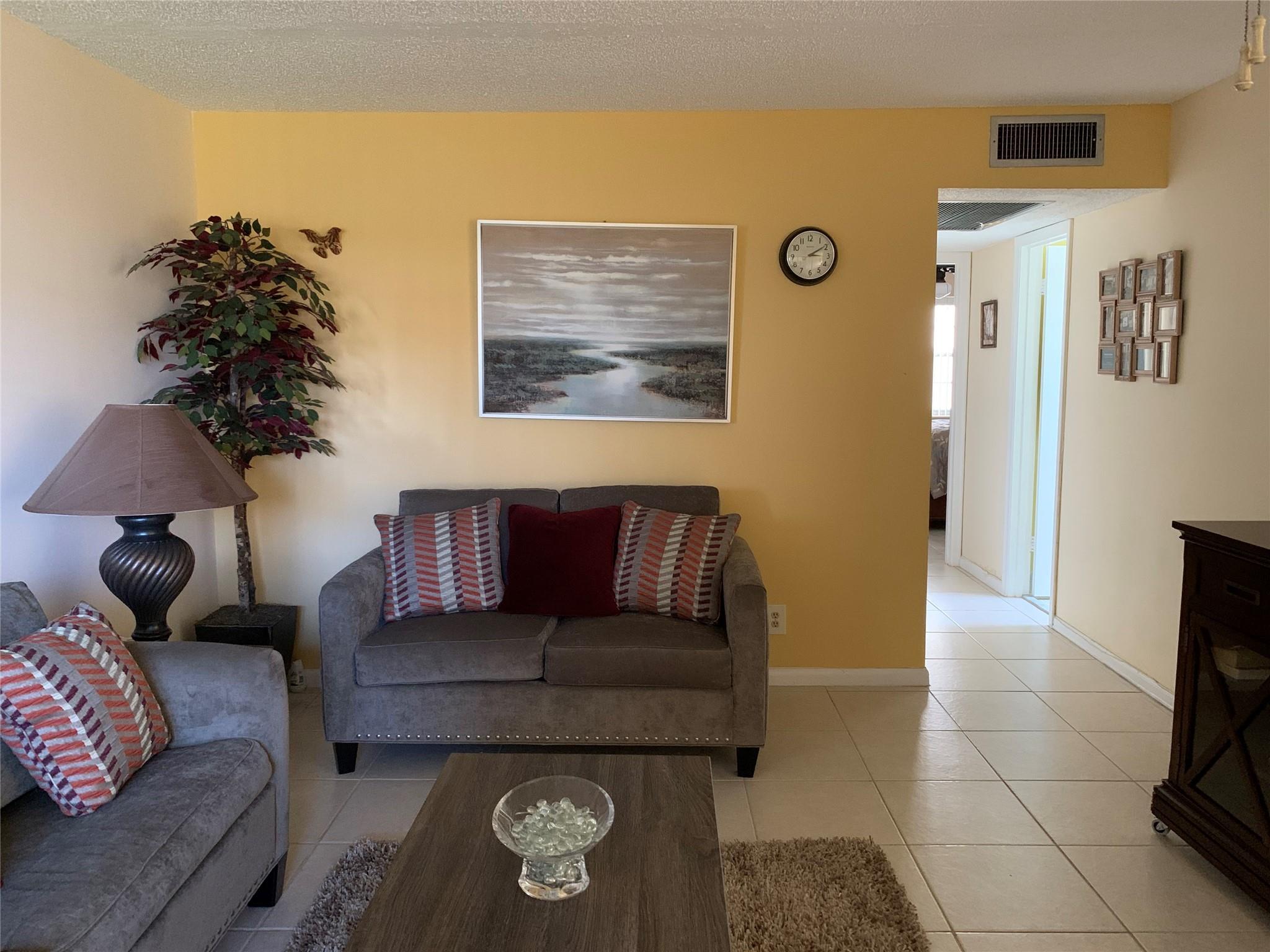 MARKHAM - Residential Lease