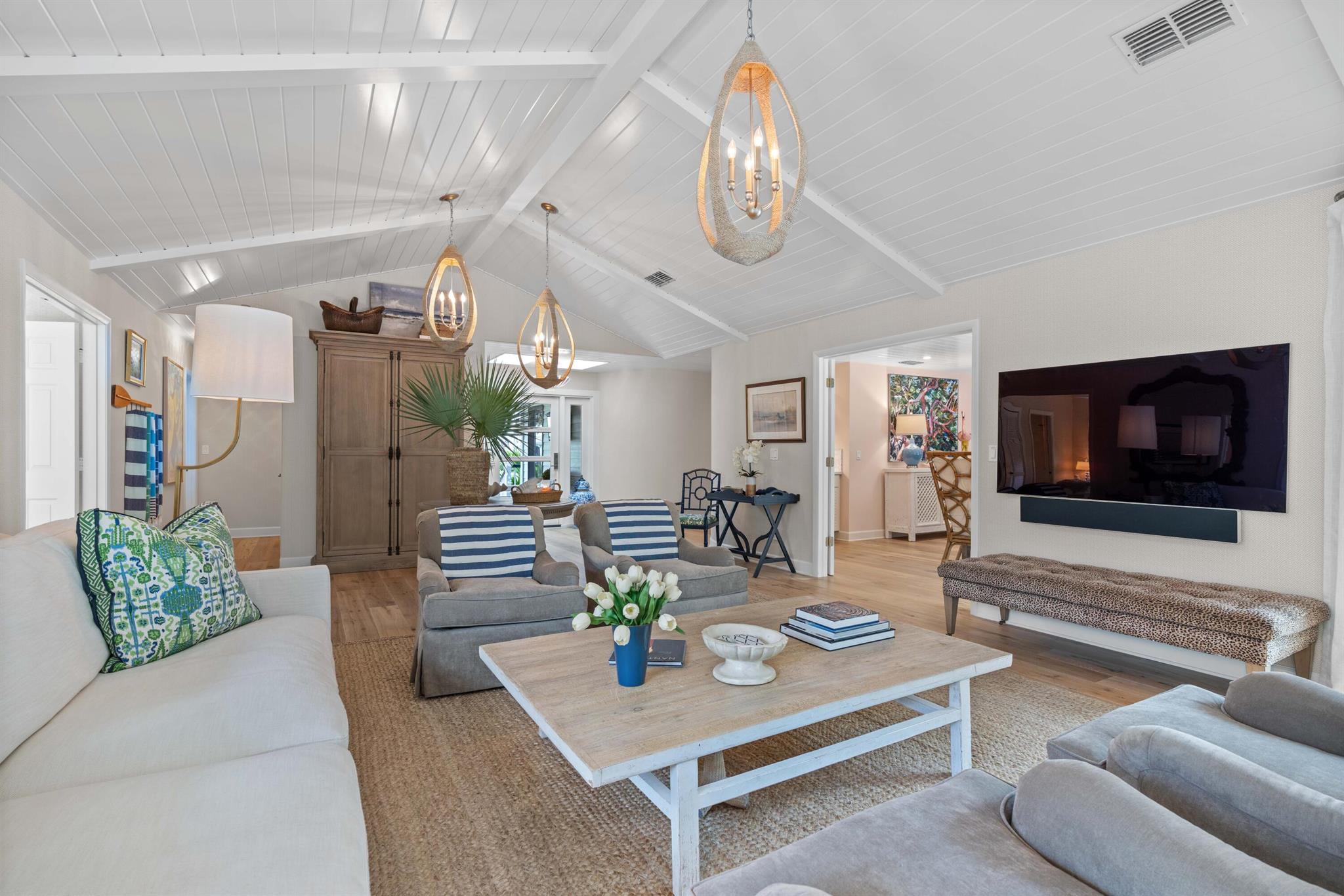 LOBLOLLY BAY - Residential