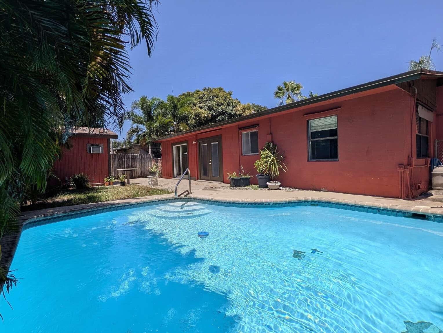 1450 NE 30TH Street