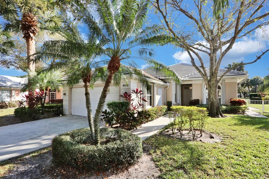 Photo of 8579 Beaconhill Road, Palm Beach Gardens, FL 33410 (MLS # R10690615)