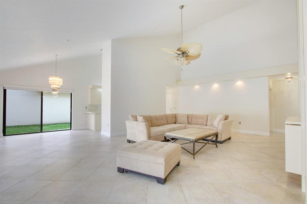 SARATOGA POINTE - Residential