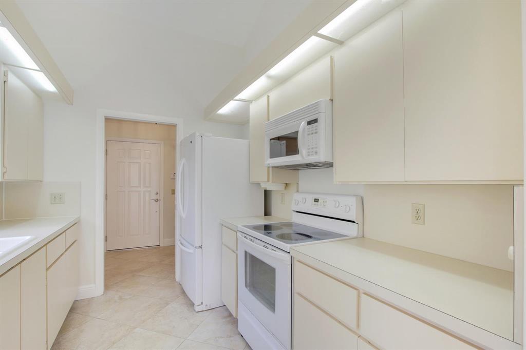 SARATOGA POINTE - Residential