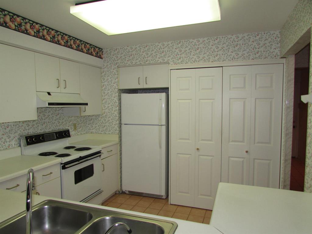 HOLLY CREEK - Residential