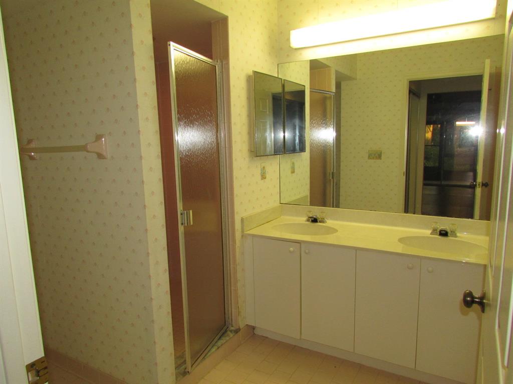 HOLLY CREEK - Residential