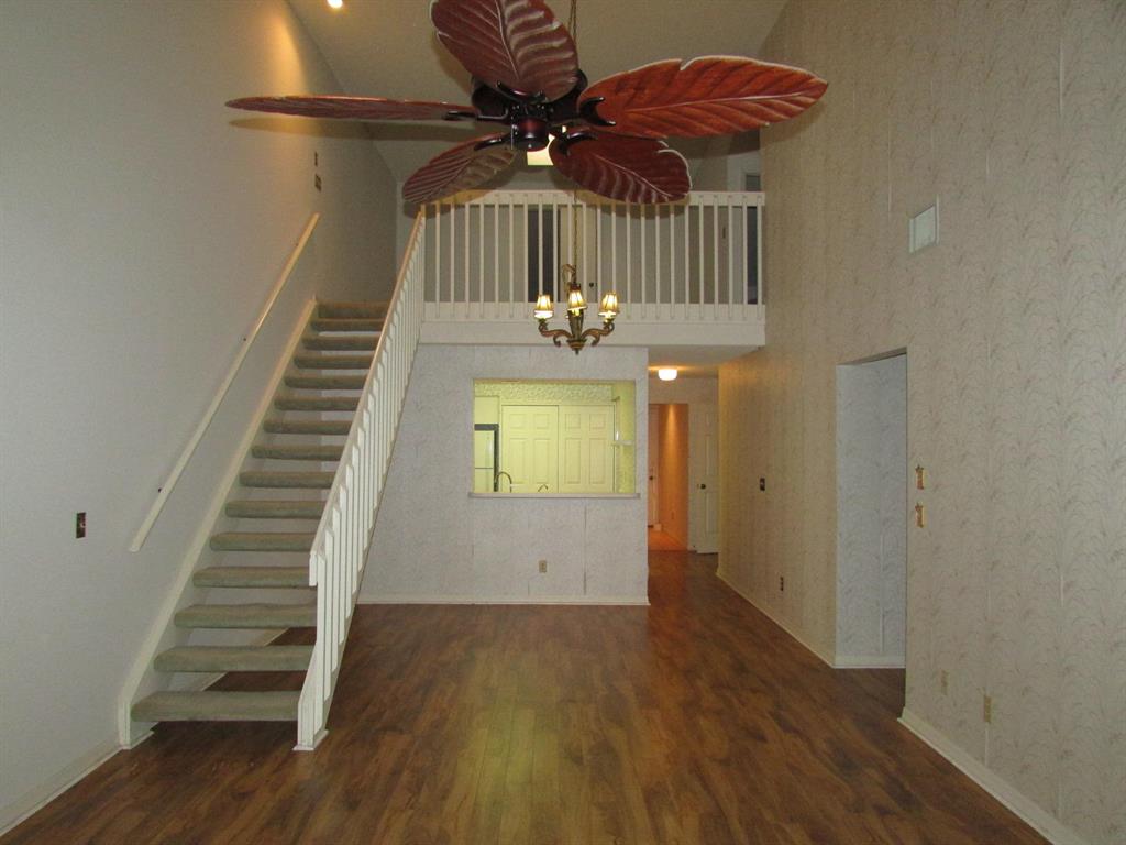 HOLLY CREEK - Residential