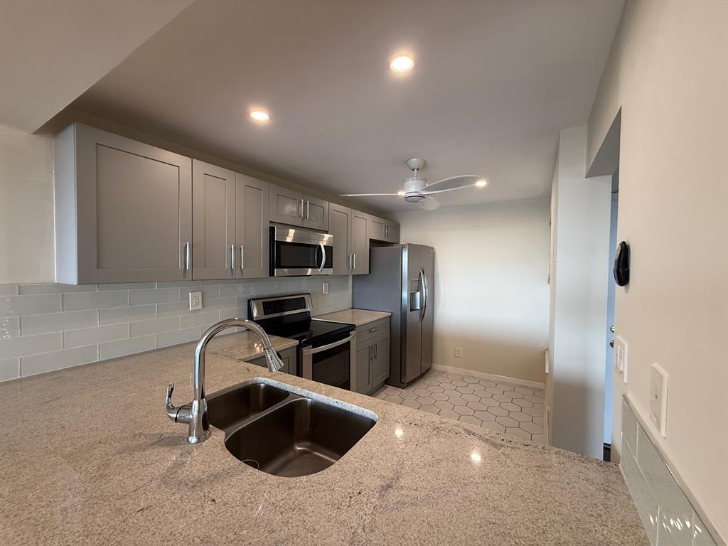 Boca Bayou Condo 01-04 - Residential Lease