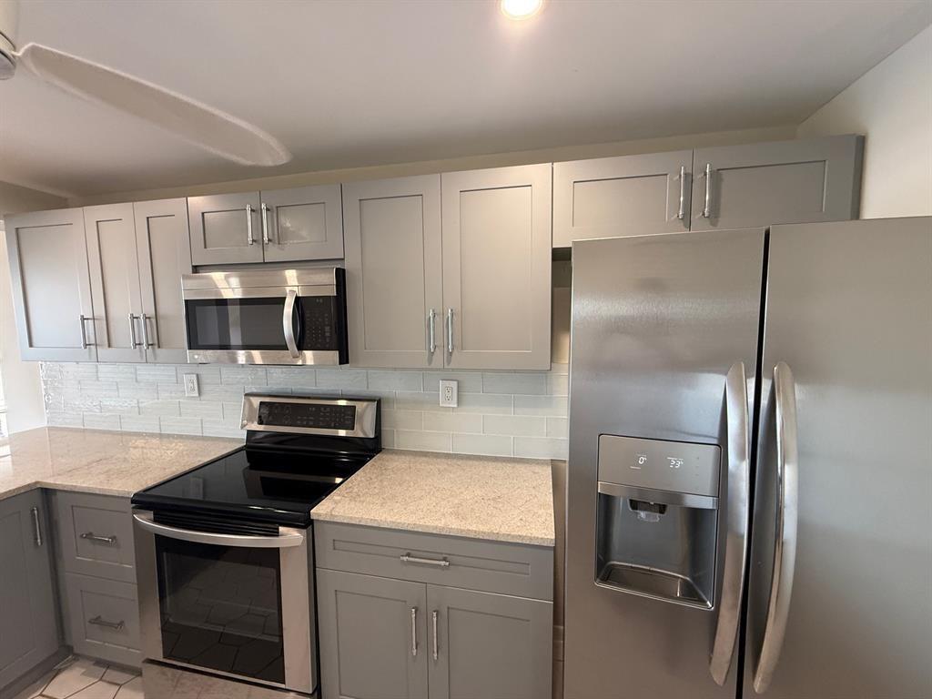 Boca Bayou Condo 01-04 - Residential Lease